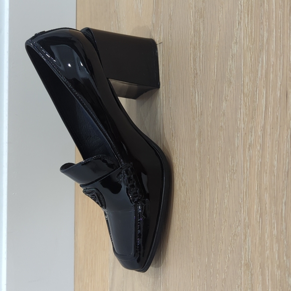 Wishbone Patent Leather Chunk Heels - Picture 4 of 5